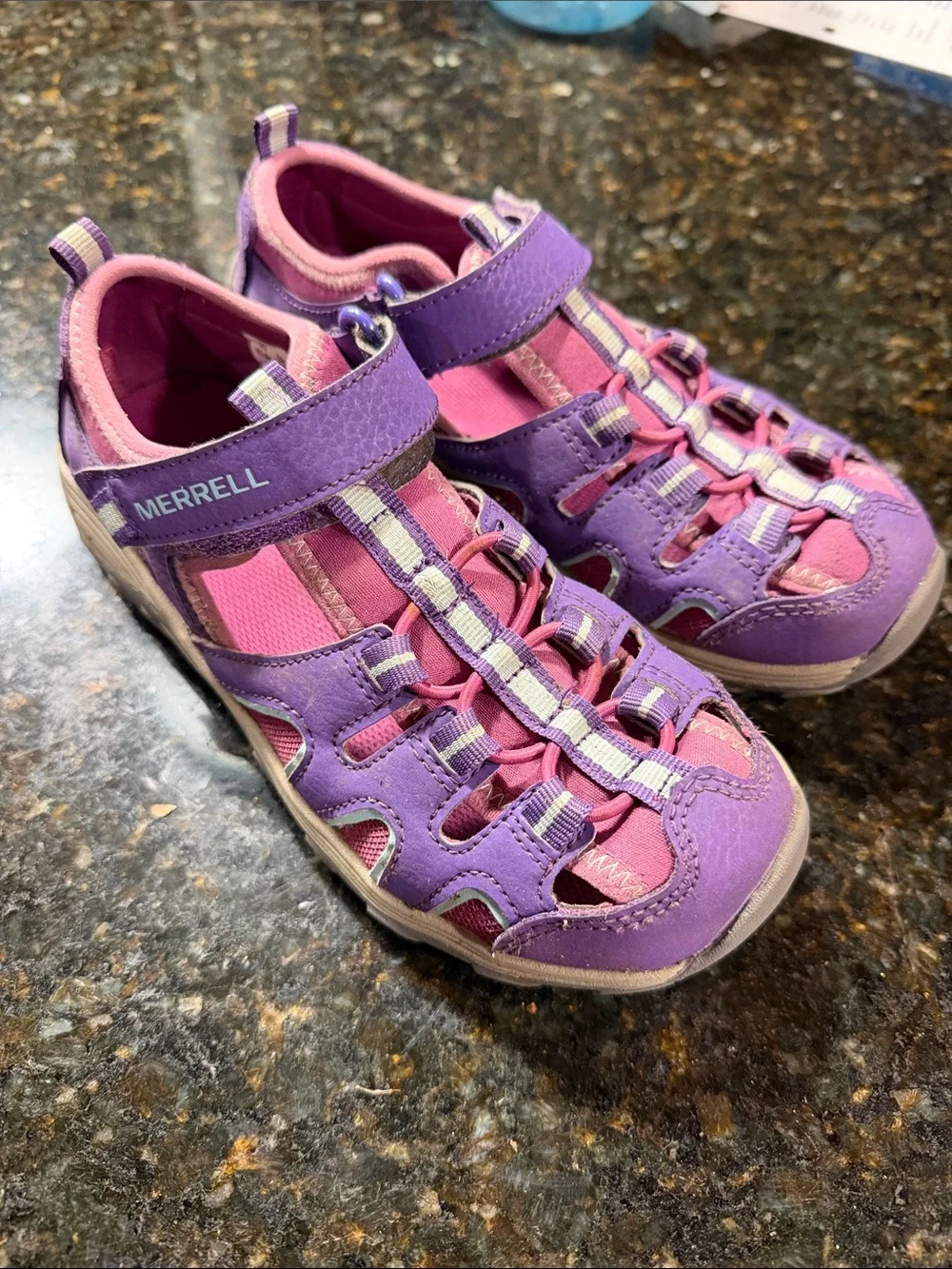 Merrell Girls Water Shoes size 3 EUC